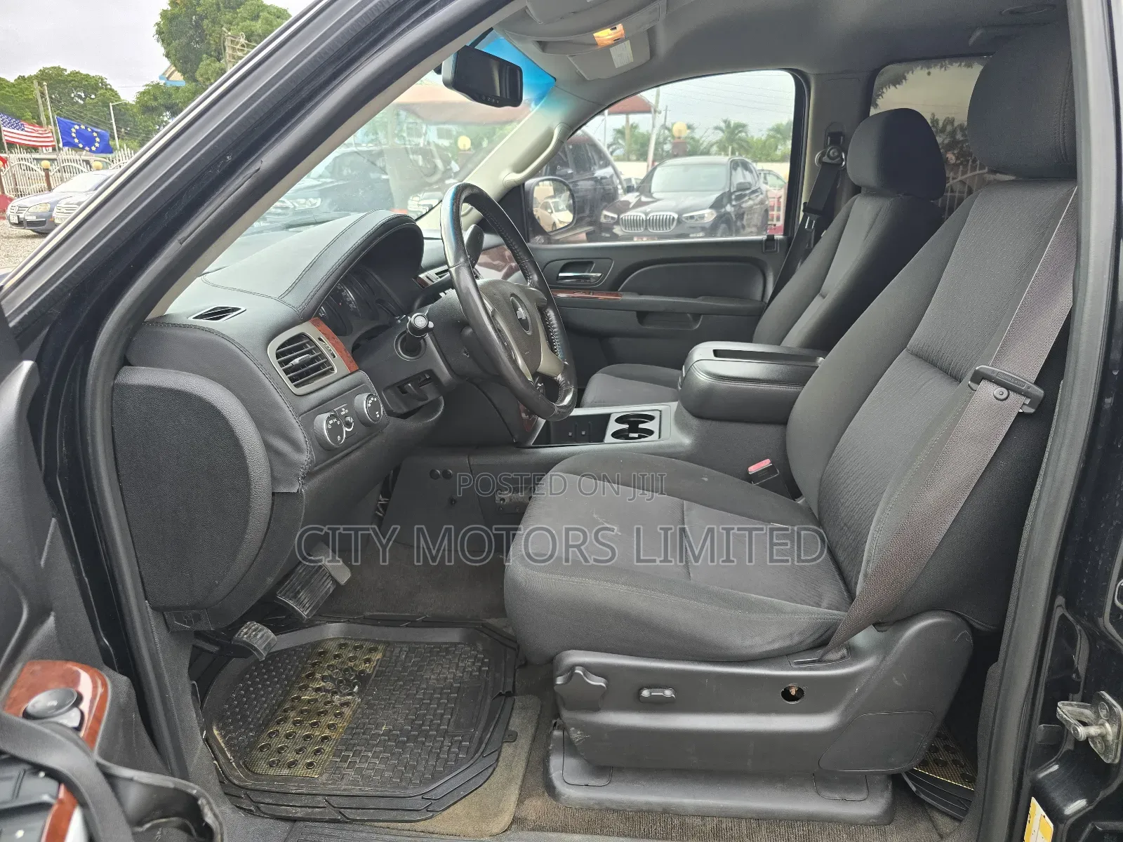 Chevrolet Suburban LS 2500 2012 Black