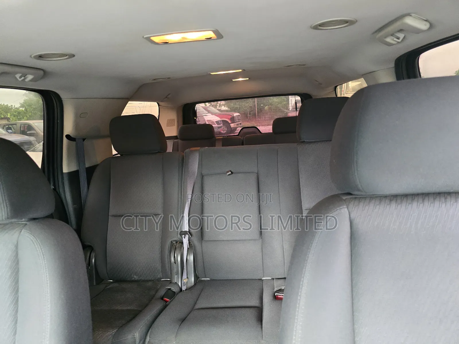 Chevrolet Suburban LS 2500 2012 Black