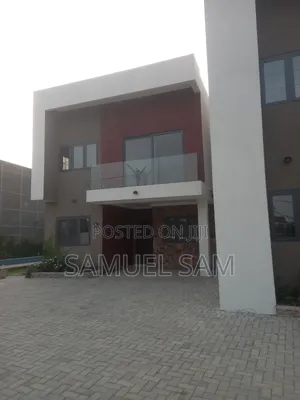 3bdrm Townhouse / Terrace in Tema Community 10 for rent