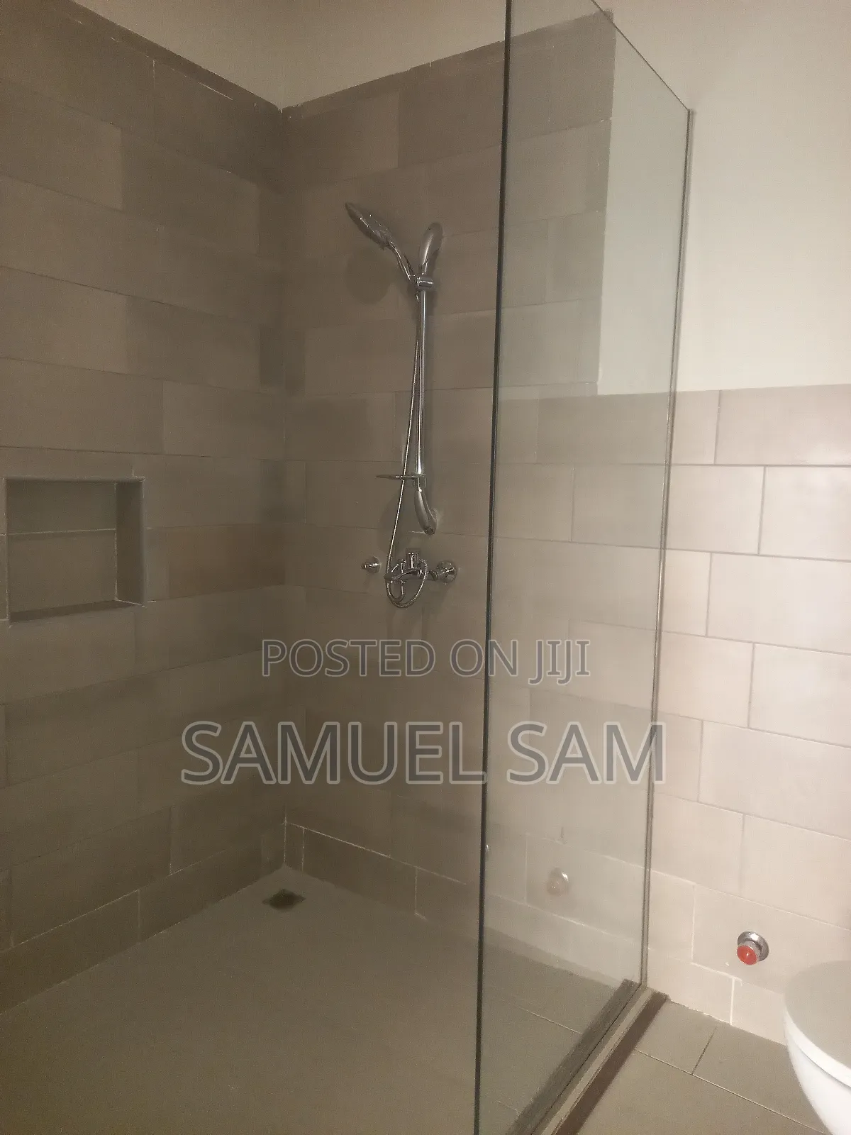 3bdrm Townhouse / Terrace in Tema Community 10 for rent
