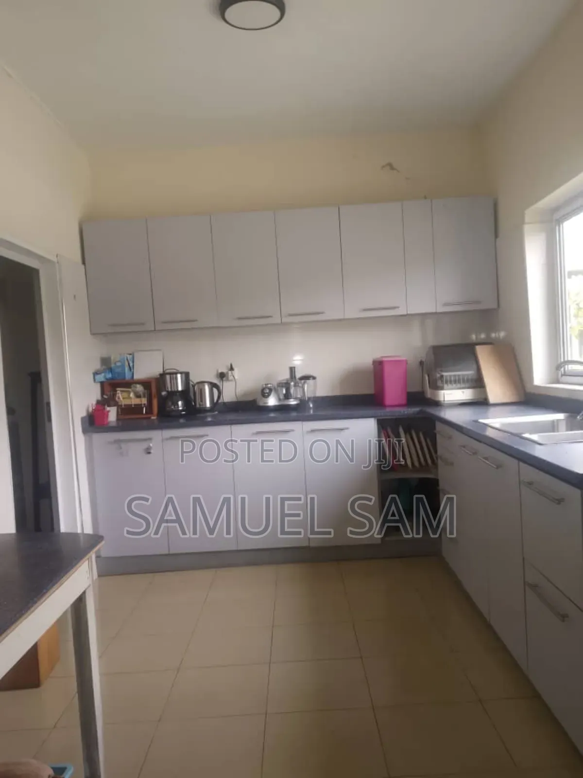 4bdrm House in Community 6, Tema Metropolitan for sale