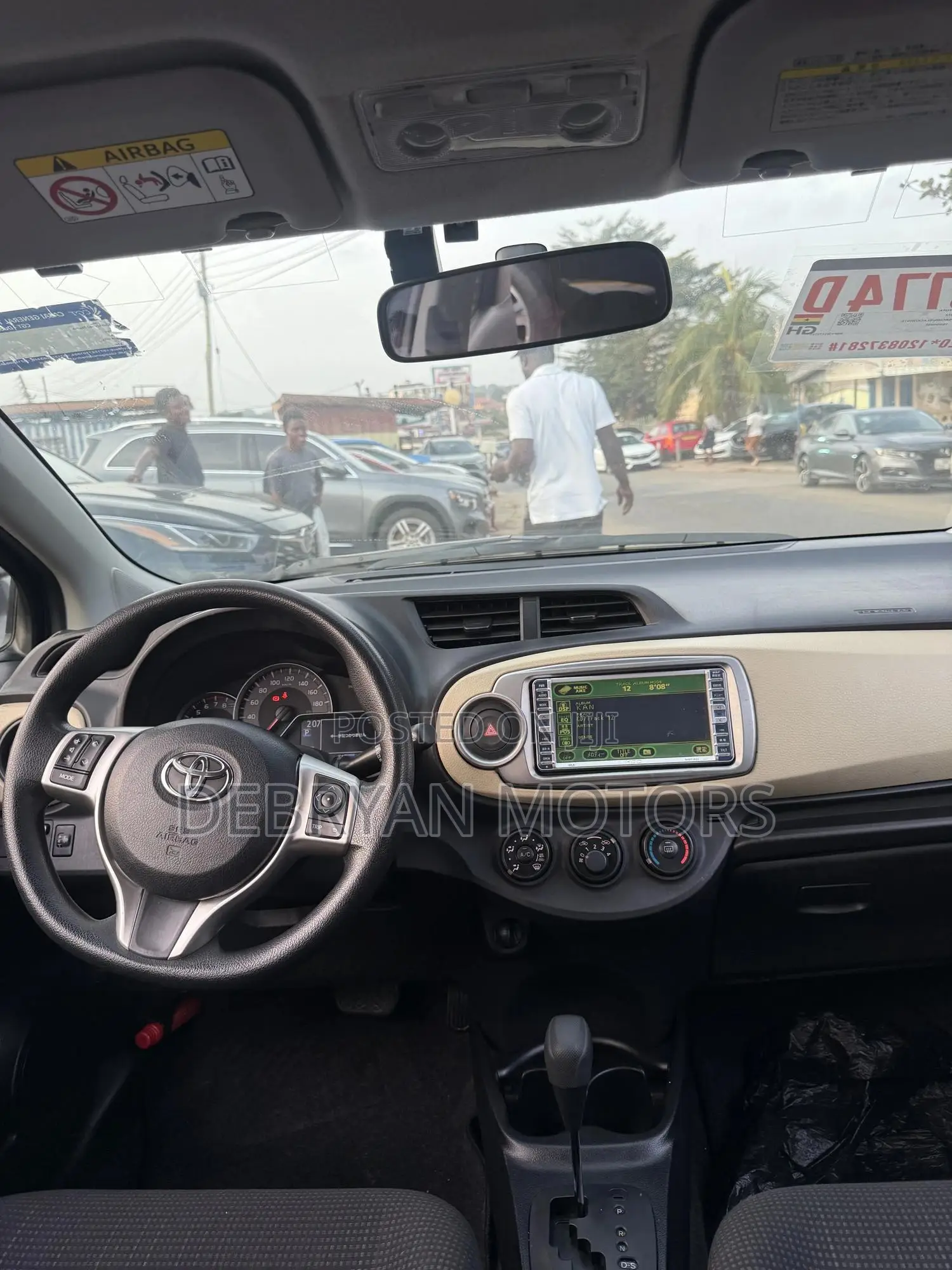 Toyota Vitz 1.3 AWD 5dr 2014 Black