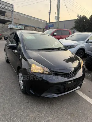 Toyota Vitz 1.3 AWD 5dr 2014 Black
