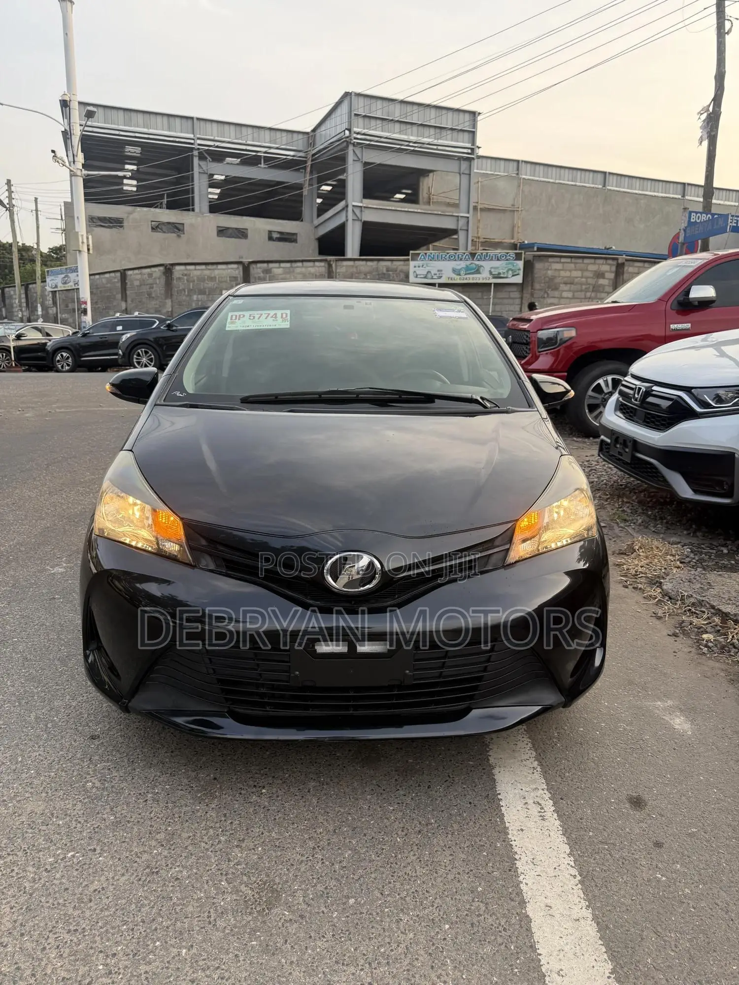 Toyota Vitz 1.3 AWD 5dr 2014 Black