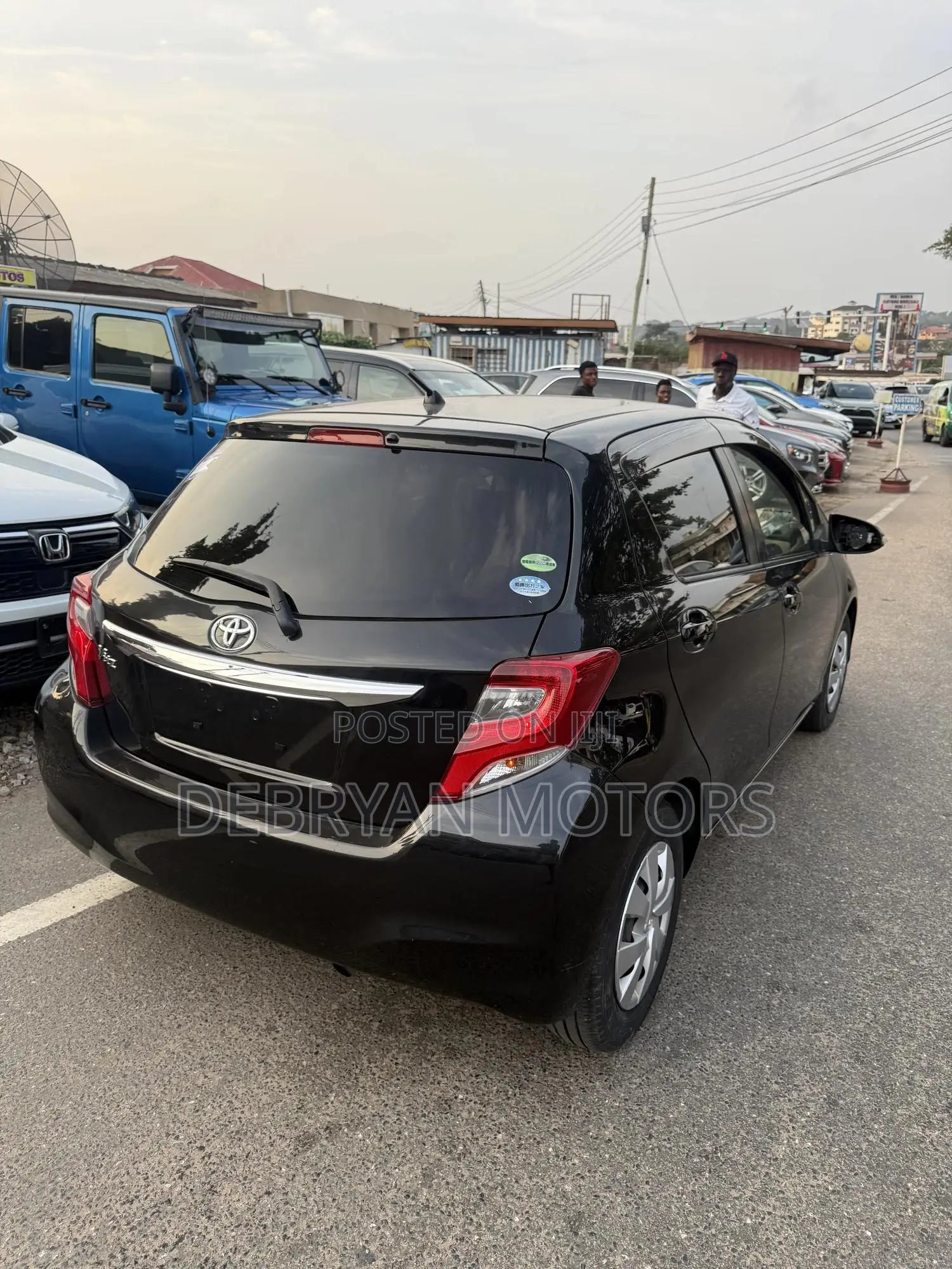 Toyota Vitz 1.3 AWD 5dr 2014 Black