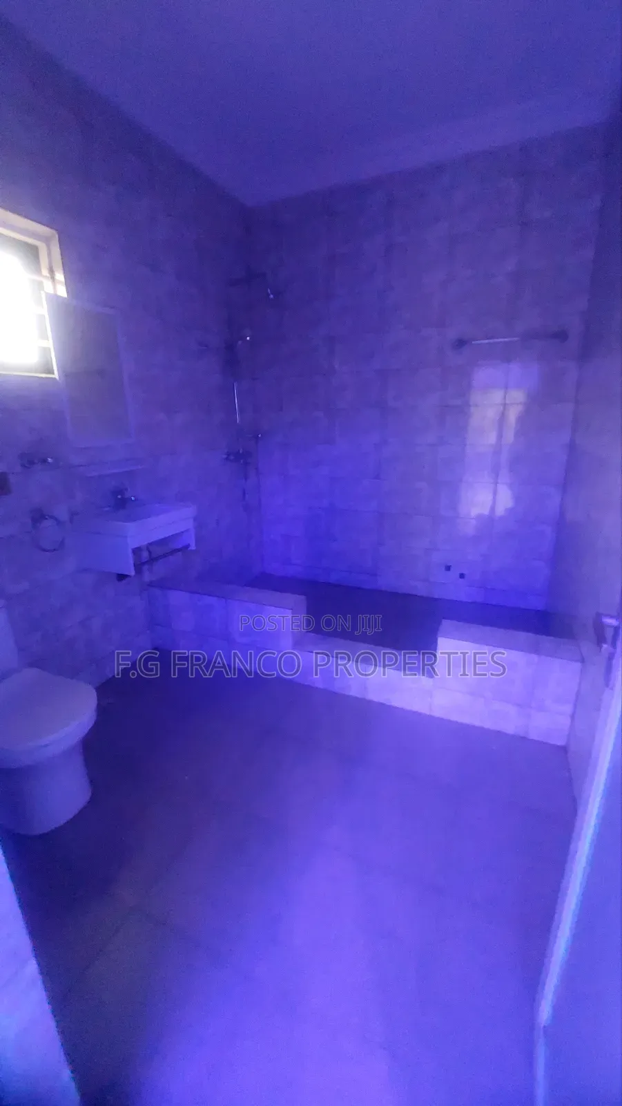 5bdrm House in Kg. Franco, Spintex for sale