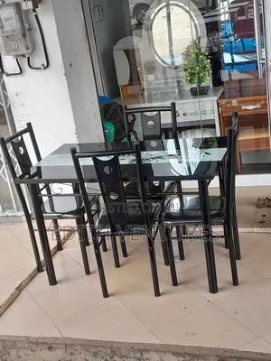 Invitee Dining Set
