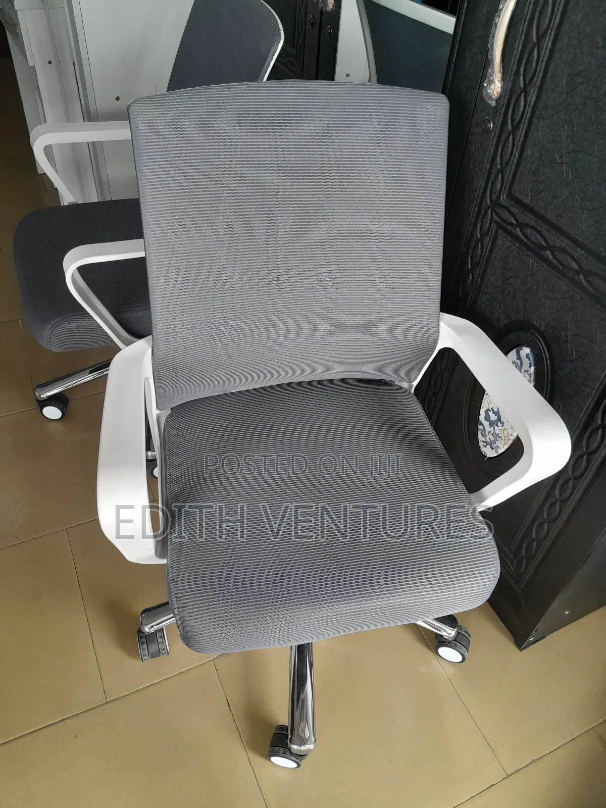 Groceries Showroom Chairs