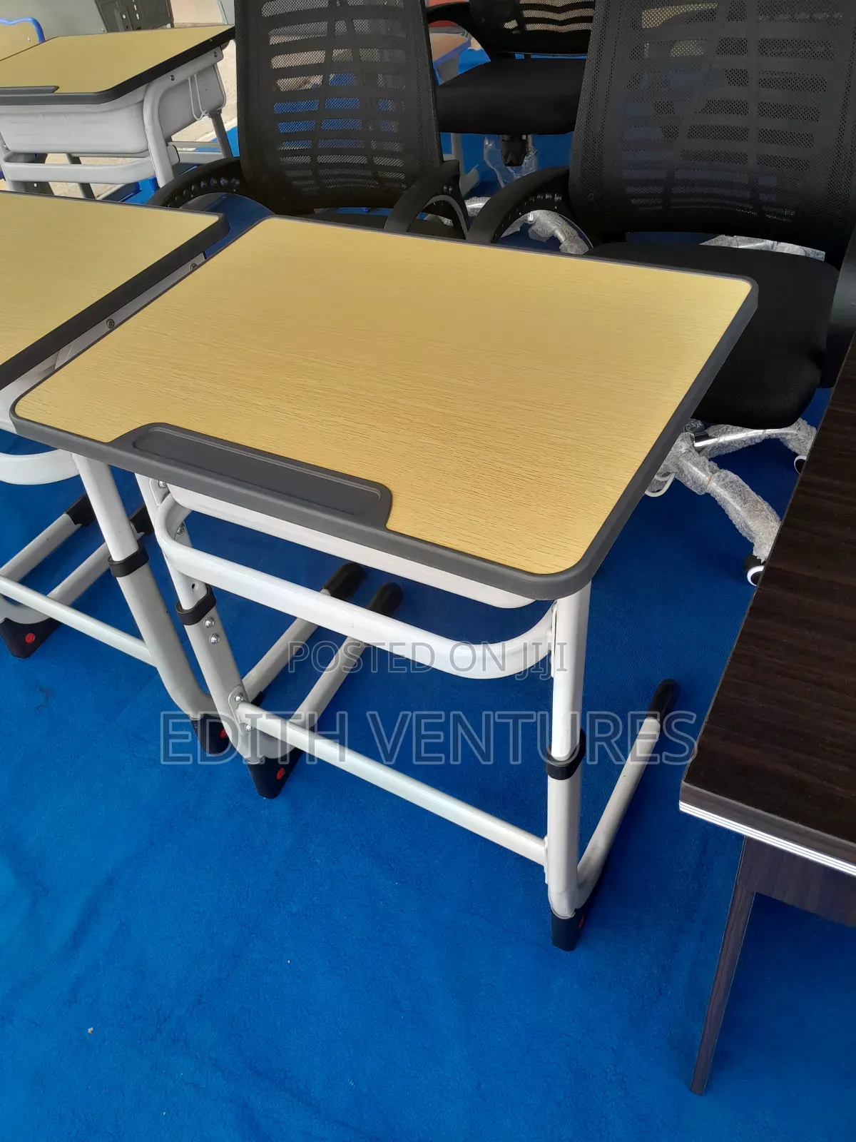 Incession Student Desk
