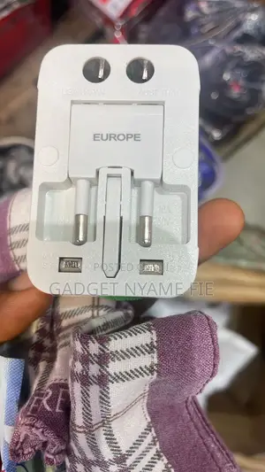 International Universal Home/Travel Adapter (100-250 Volts)