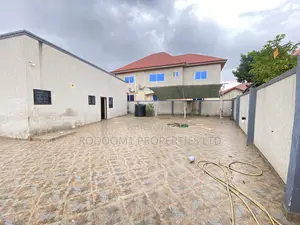 3bdrm House in Amasaman Stadium for sale