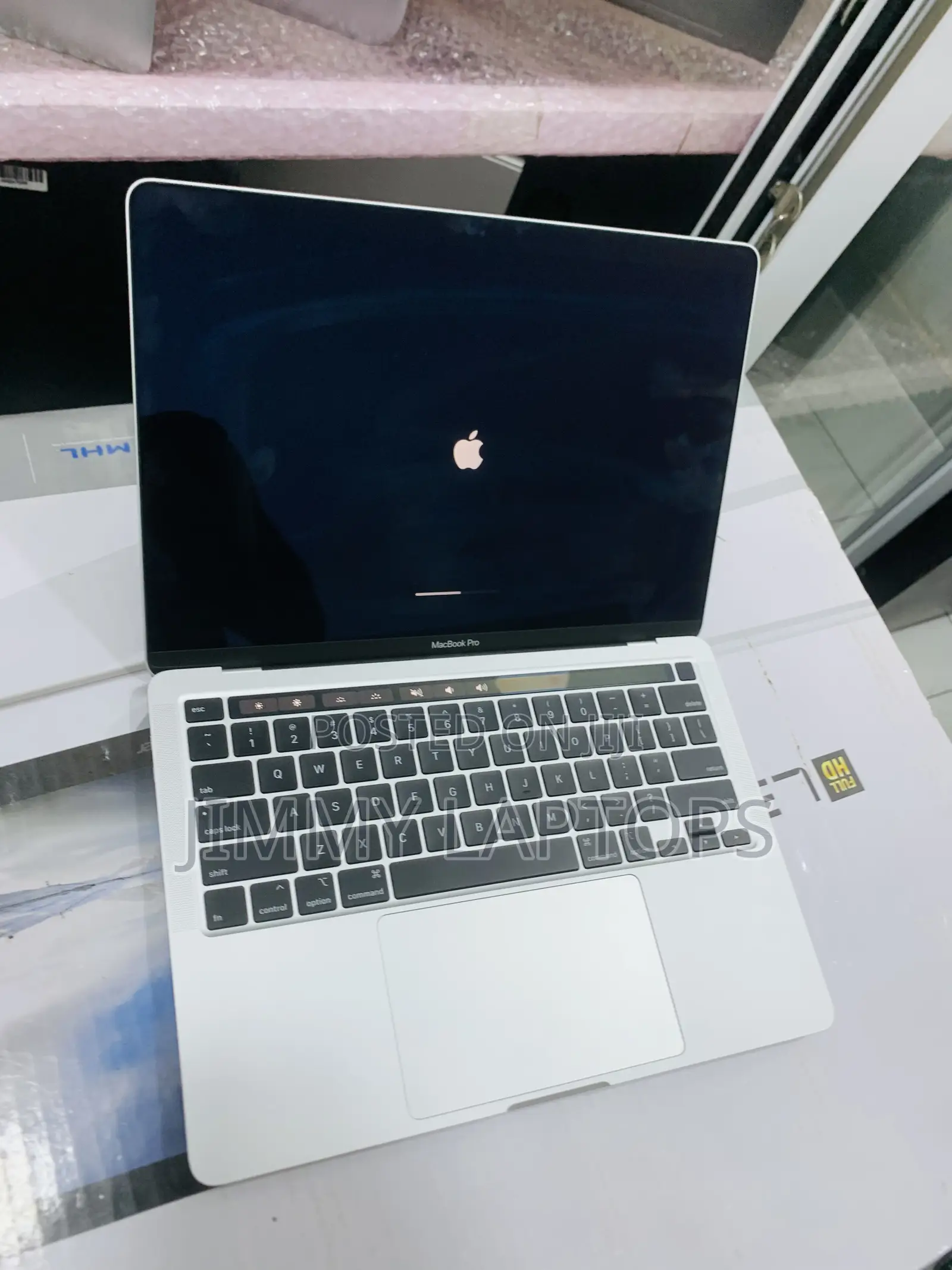 Laptop Apple MacBook Pro 2020 16GB Intel Core I5 SSD 512GB