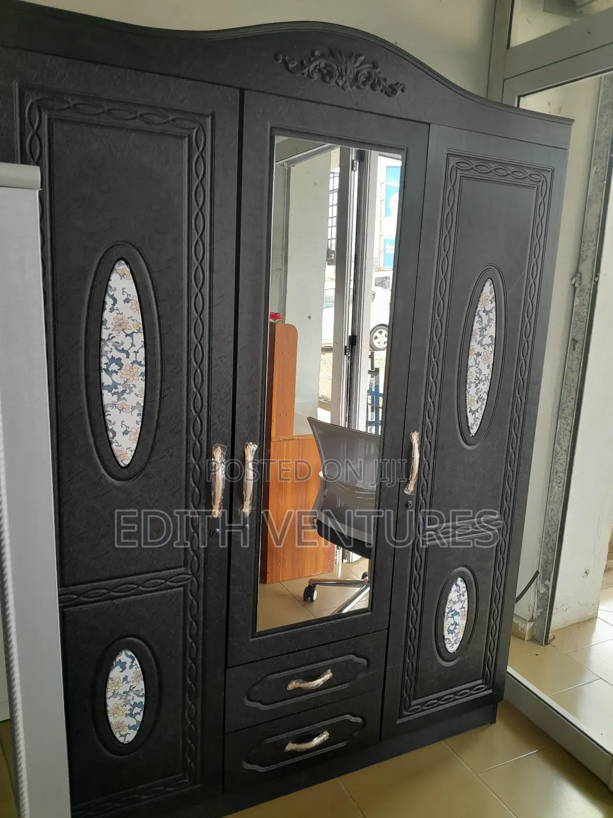 Dresser Keeper Wardrobe