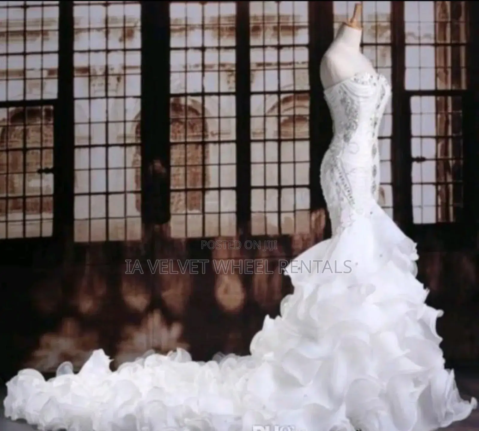 Luxury Crystal Wedding Gown Lace. Straight From Usa.