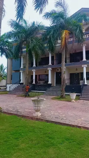 3bdrm Apartment in Ofankor-Road, Achimota for rent
