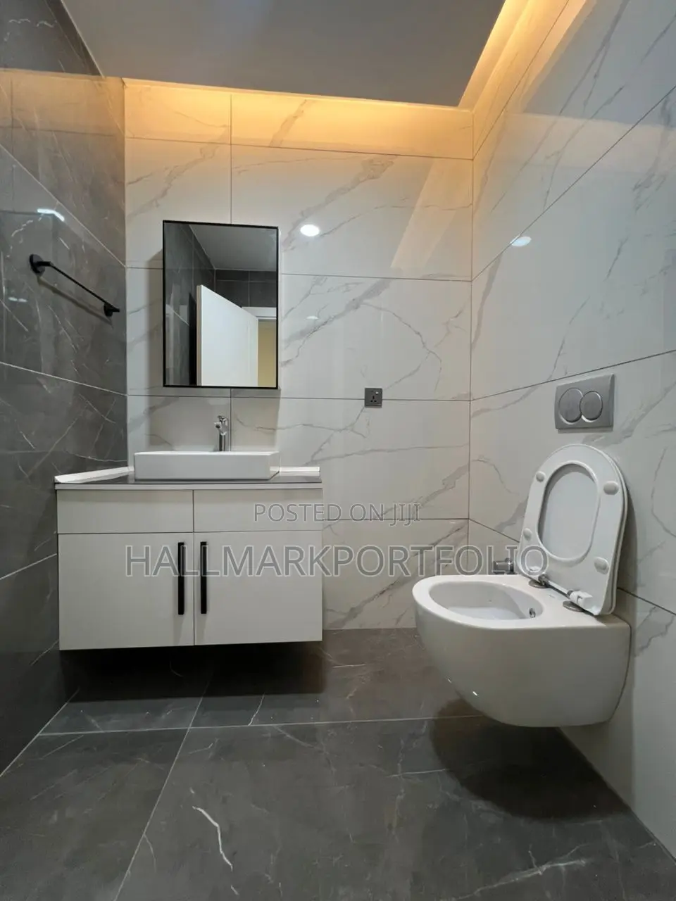 4bdrm Penthouse in Airport Residential Area for rent