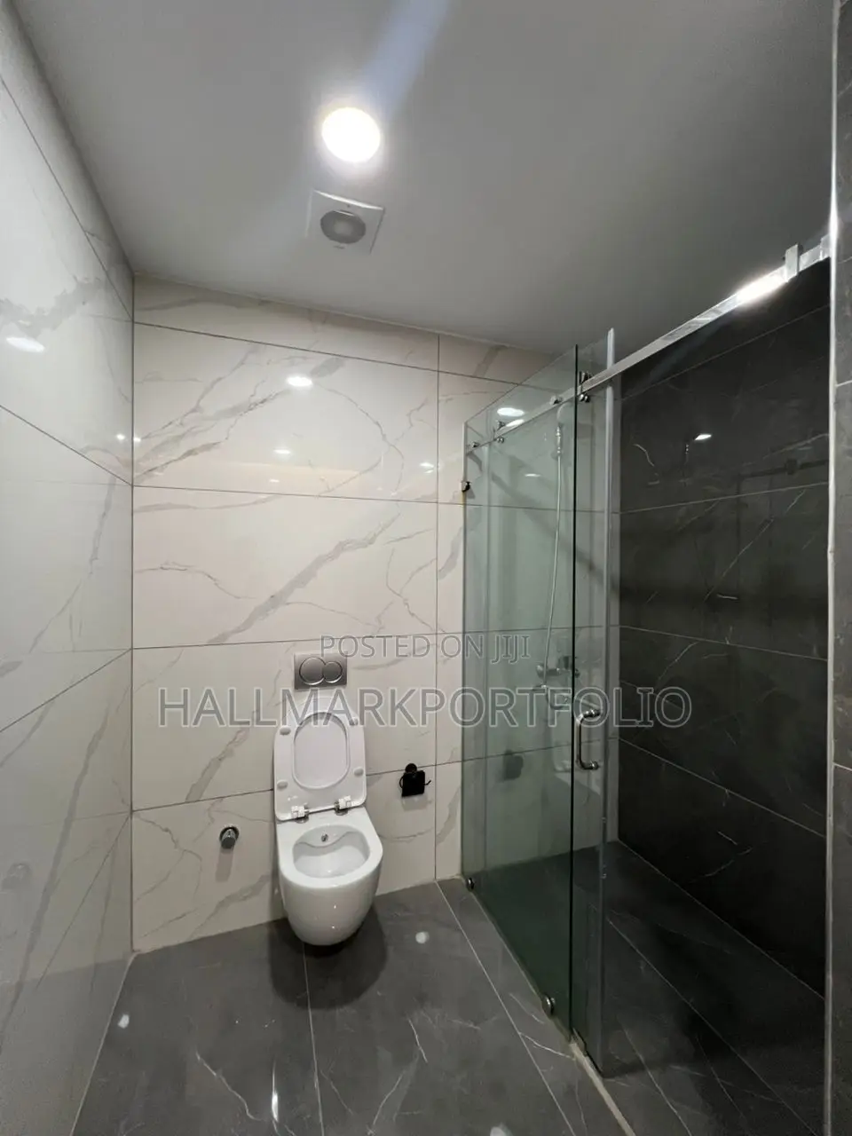 4bdrm Penthouse in Airport Residential Area for rent