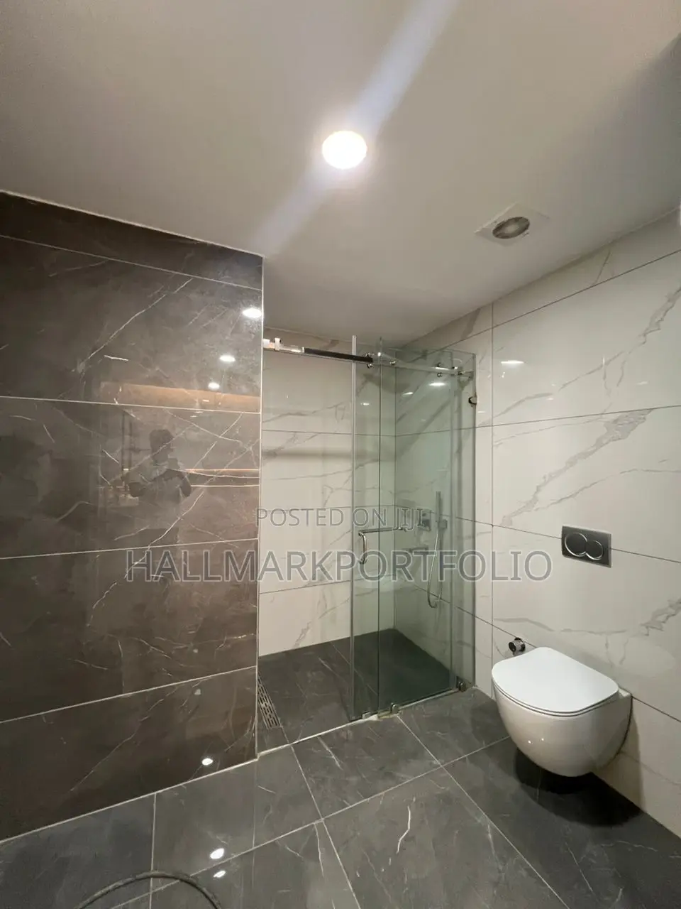 4bdrm Penthouse in Airport Residential Area for rent