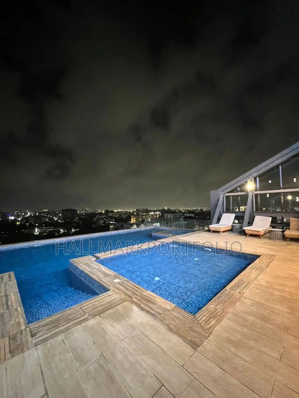 4bdrm Penthouse in Airport Residential Area for rent