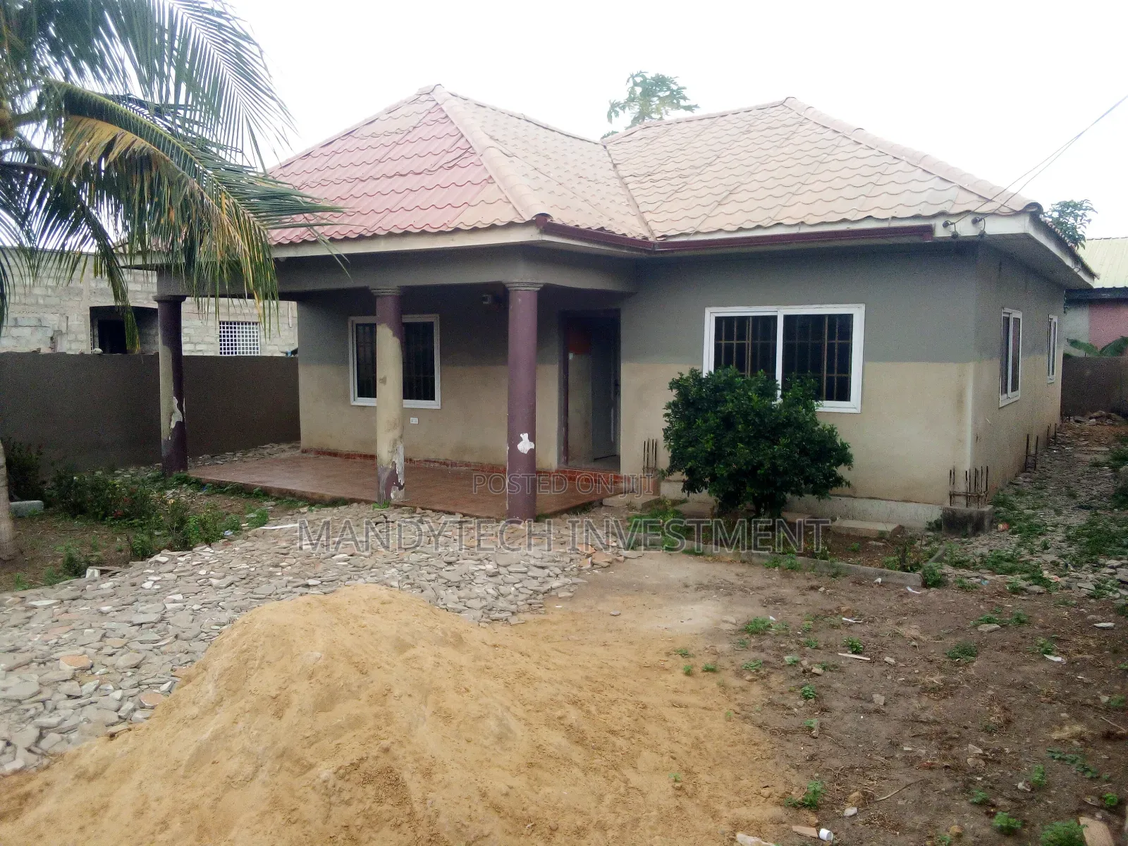 2bdrm House in Lake Side Estate for sale