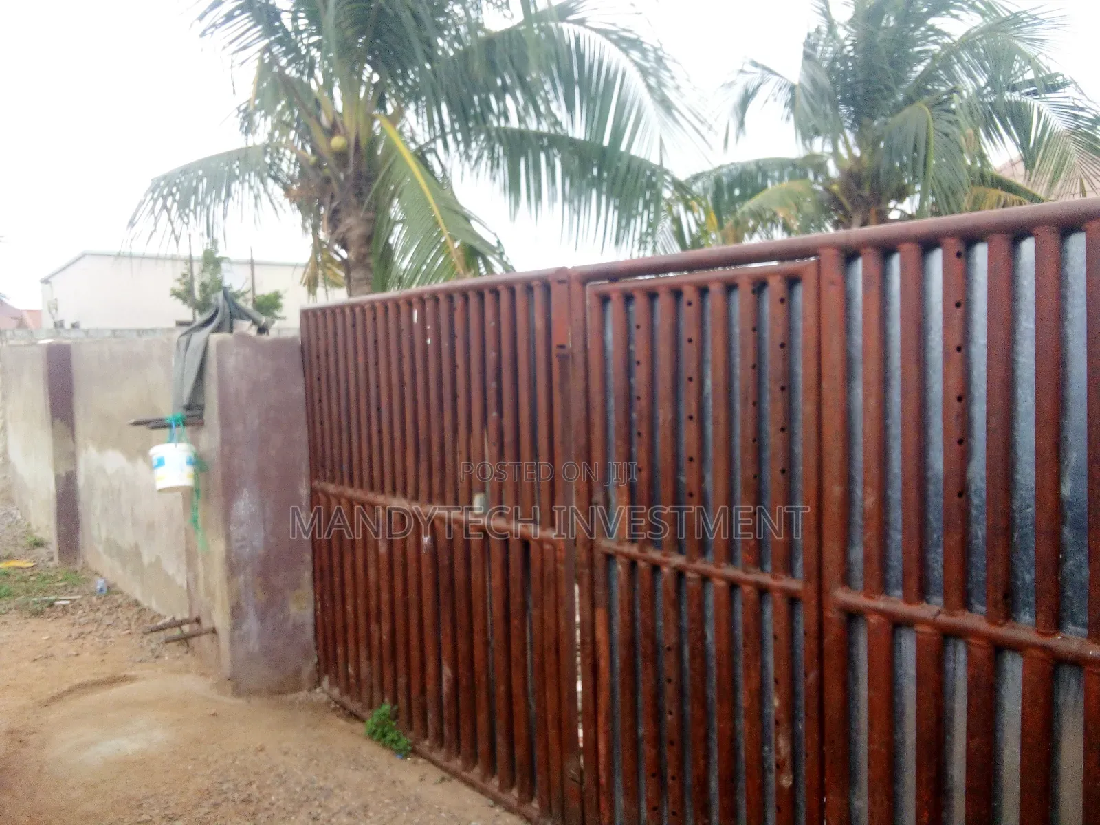 2bdrm House in Lake Side Estate for sale