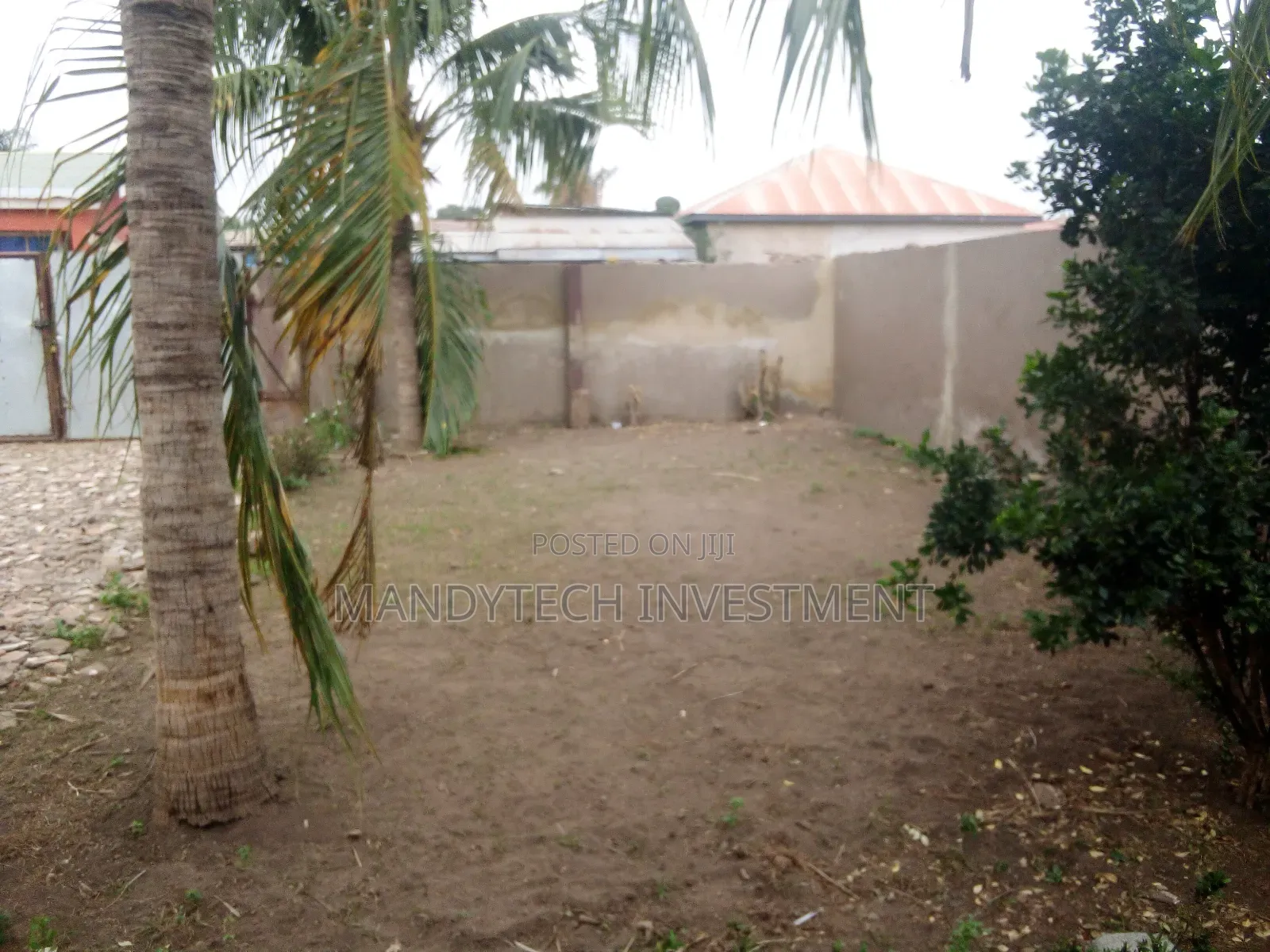 2bdrm House in Lake Side Estate for sale