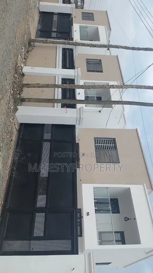 3bdrm House in Hfc, Spintex for sale