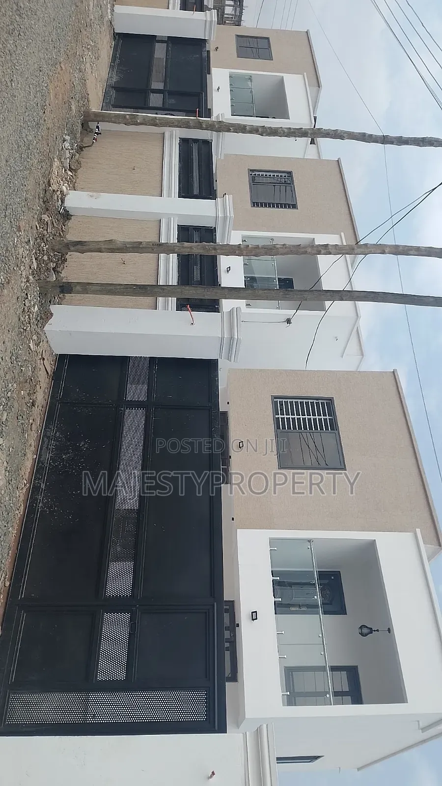 3bdrm House in Hfc, Spintex for sale