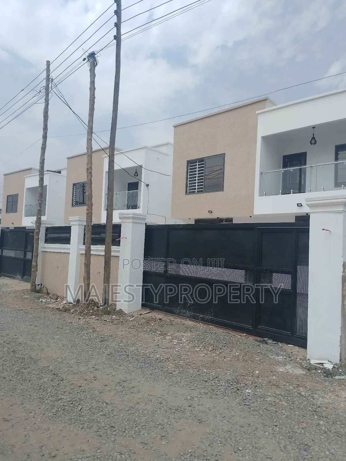 3bdrm House in Hfc, Spintex for sale