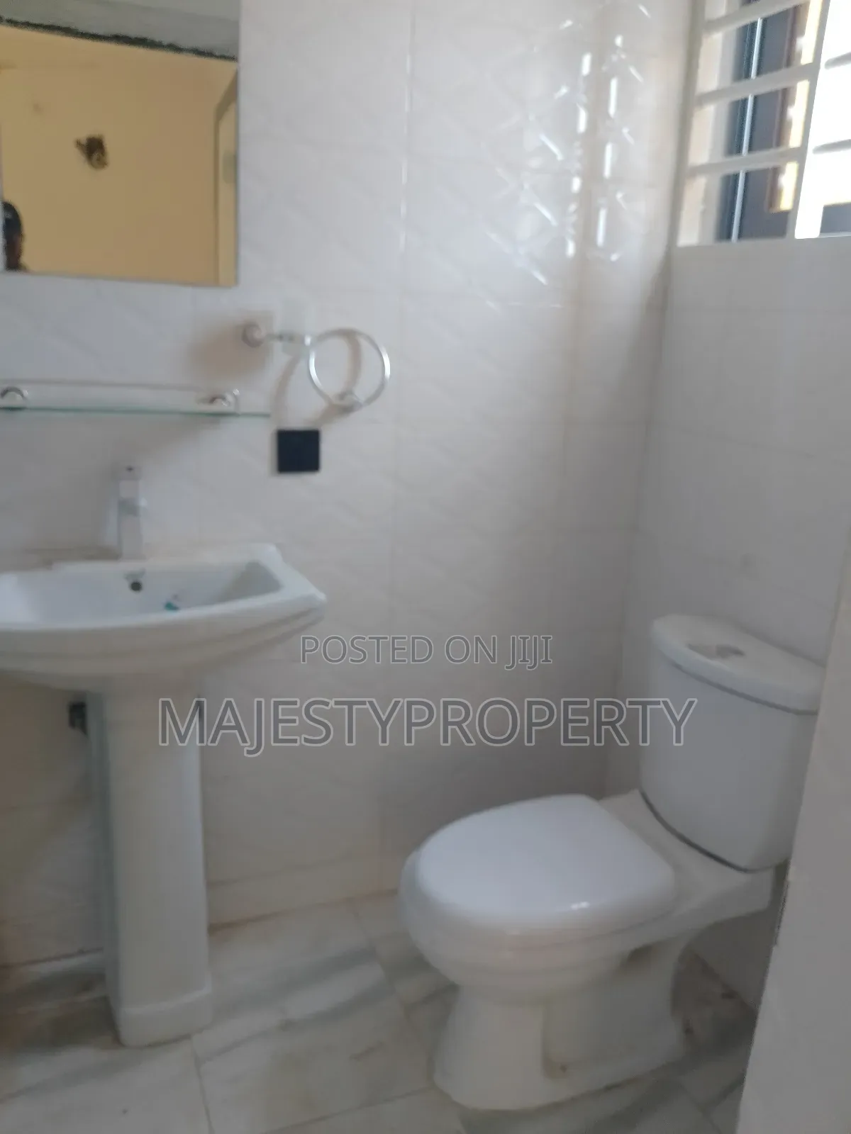 3bdrm House in Hfc, Spintex for sale