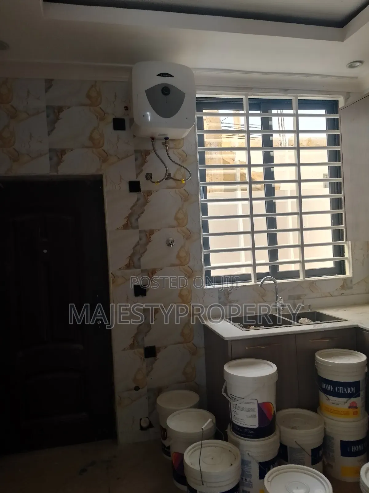 3bdrm House in Hfc, Spintex for sale