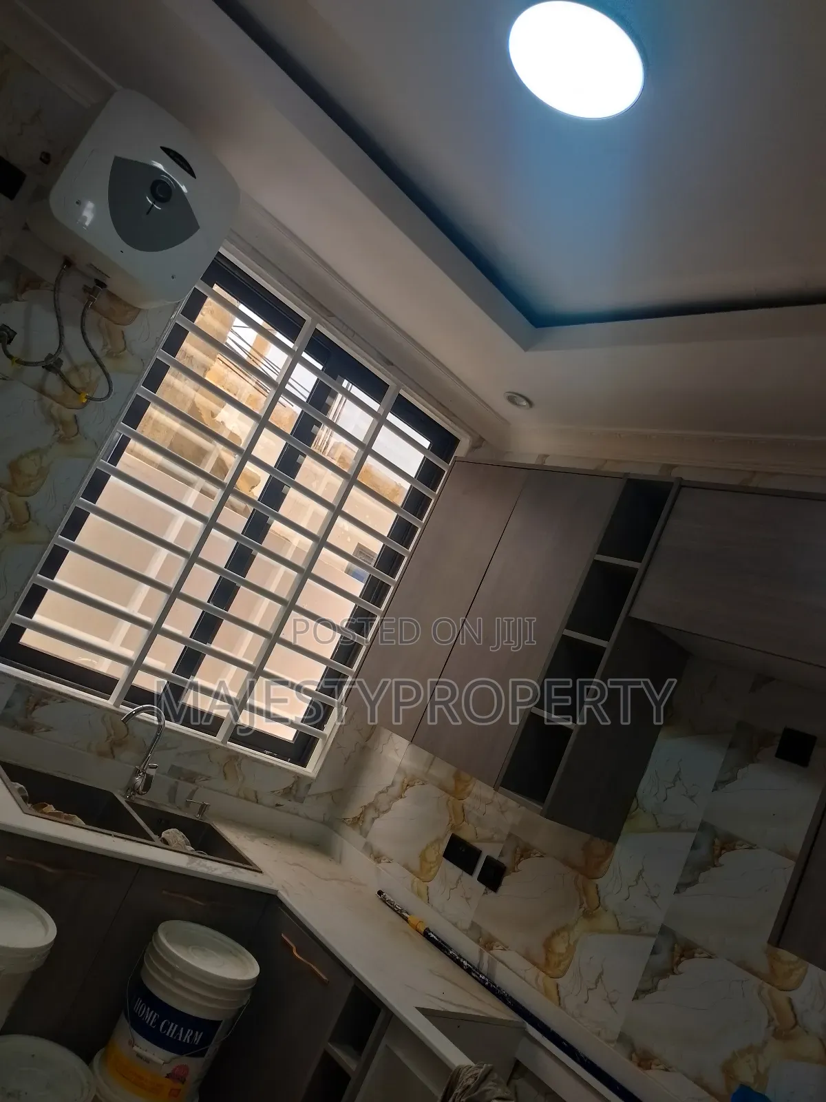 3bdrm House in Hfc, Spintex for sale