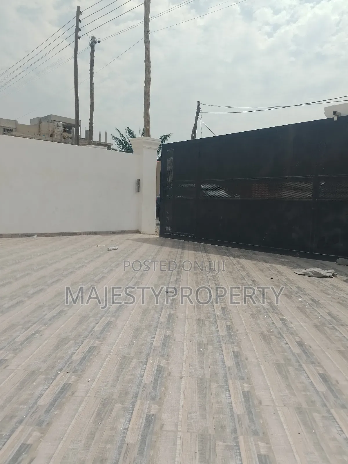 3bdrm House in Hfc, Spintex for sale
