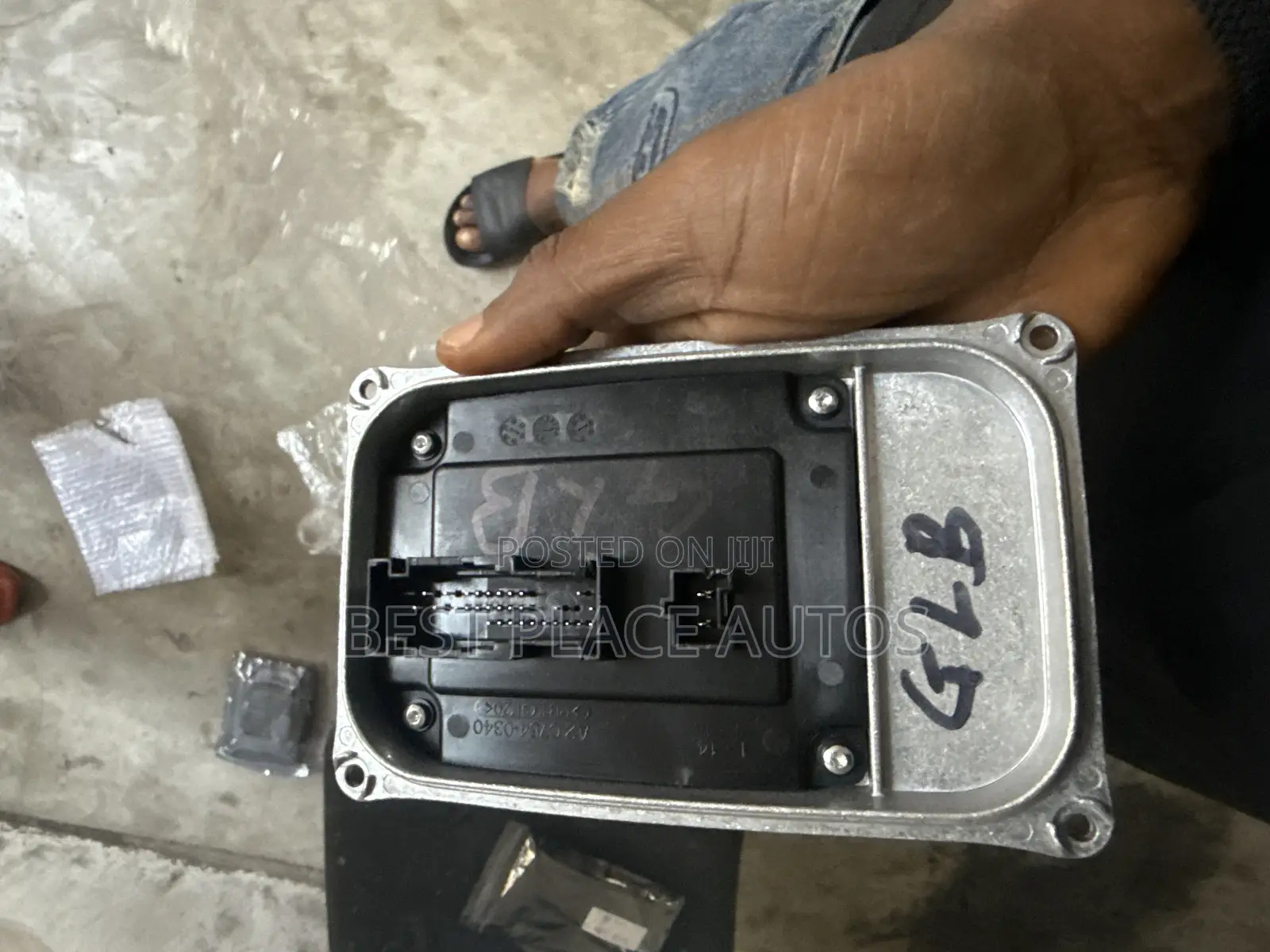 Mercedes Benz Glb 250 Headlight Charger / Booster