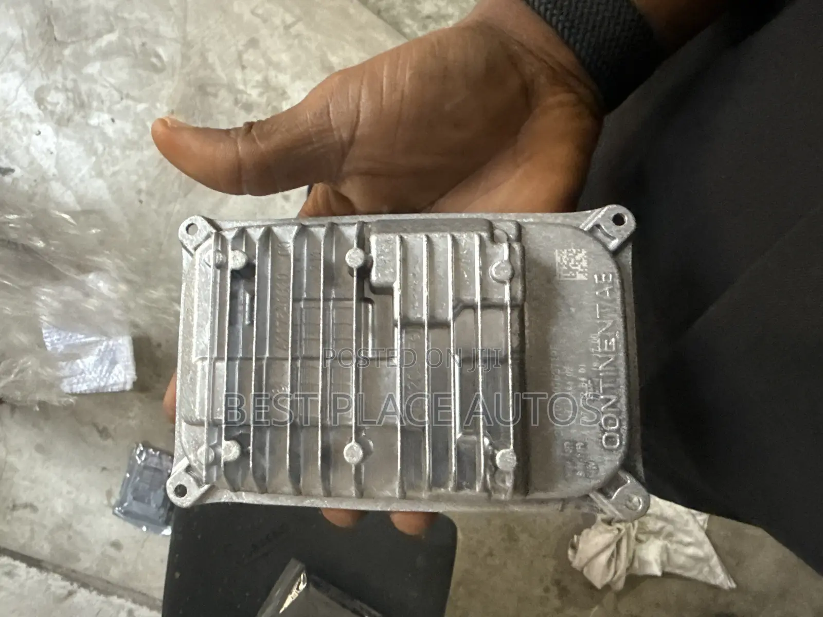 Mercedes Benz Glb 250 Headlight Charger / Booster