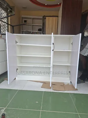 3 Door Cabinet. 120x33x90cm