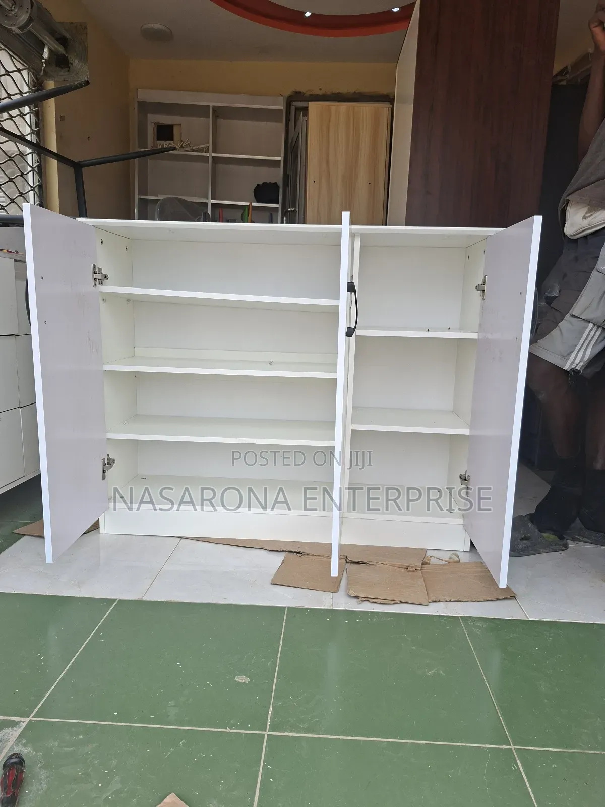 3 Door Cabinet. 120x33x90cm