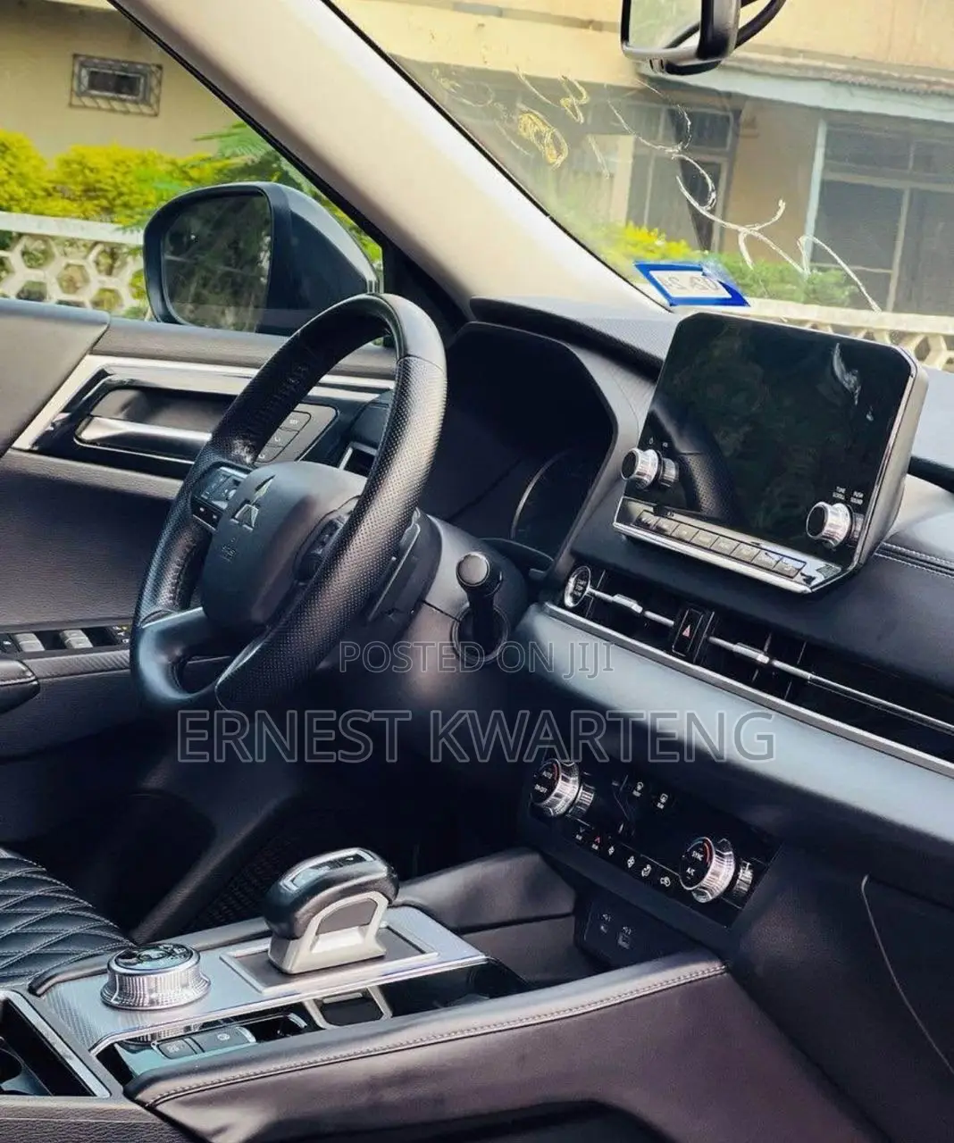 Mitsubishi Outlander 2022 Black