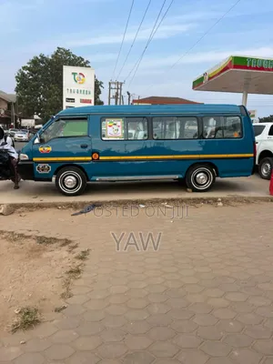 Hyundai H-100 2004 Blue