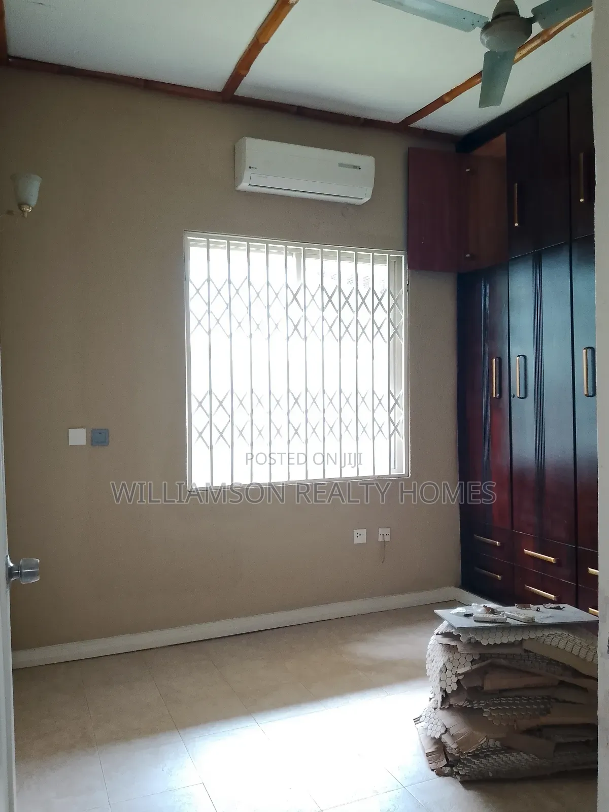 6bdrm House in Hfc Estate Area, Spintex for rent