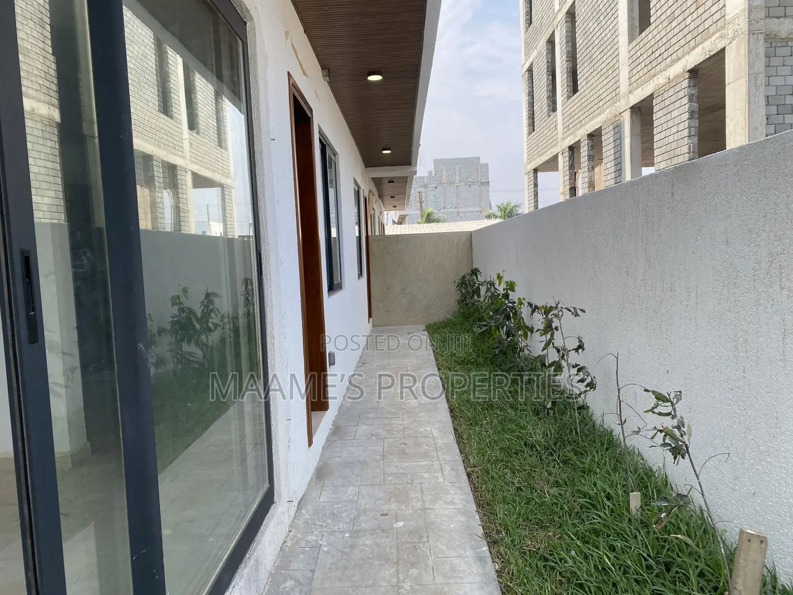 5bdrm Duplex in Tseaddo for rent