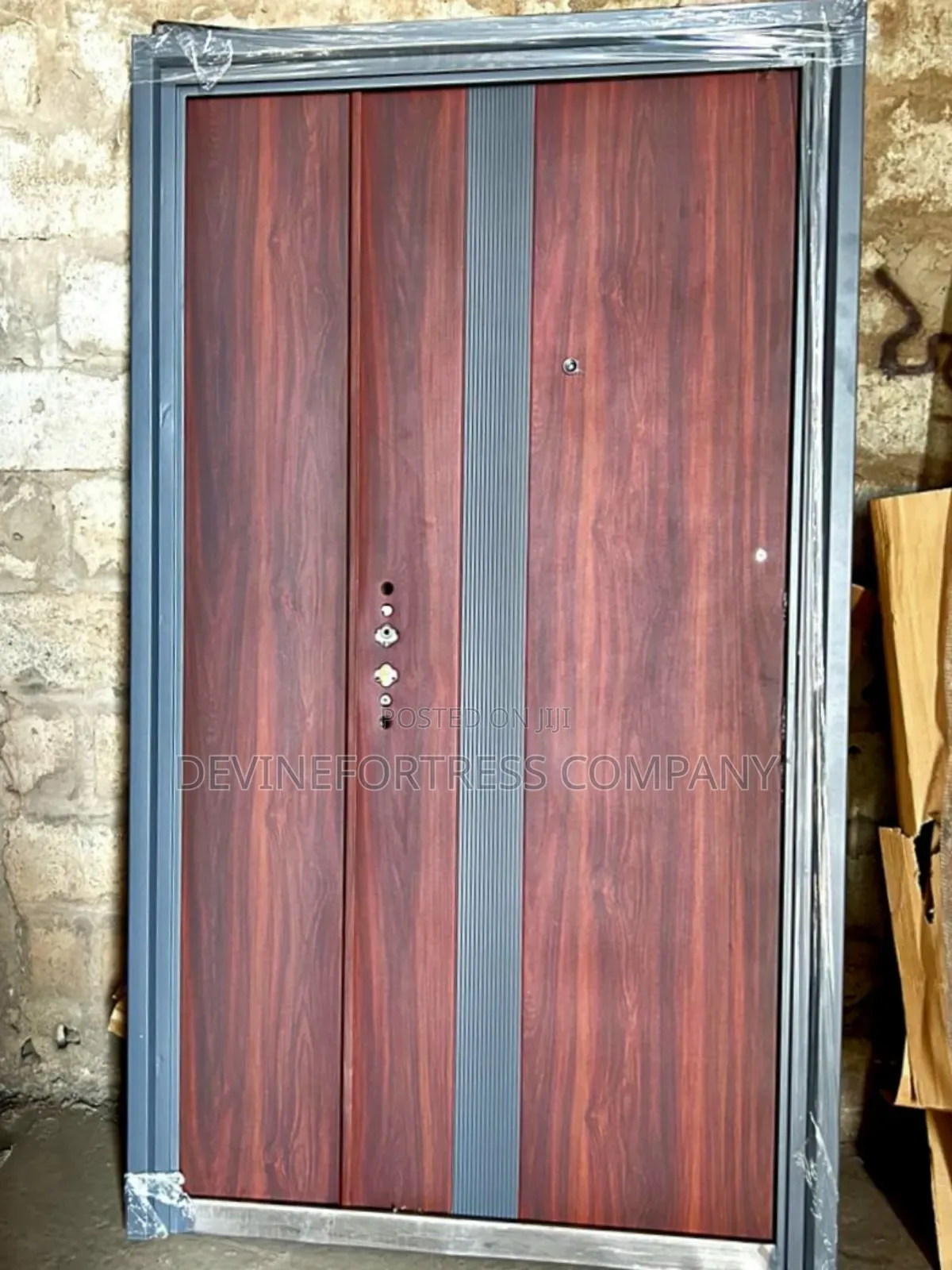 Grey +Cream Smooth Door 11⁄2 Splendor