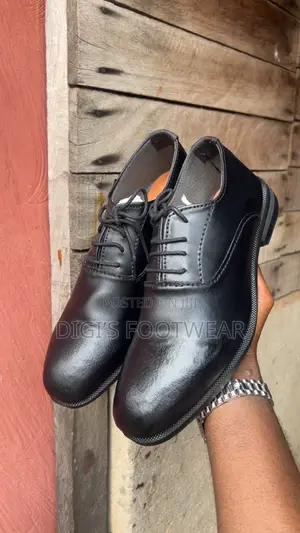 Black Design Laced Shoe