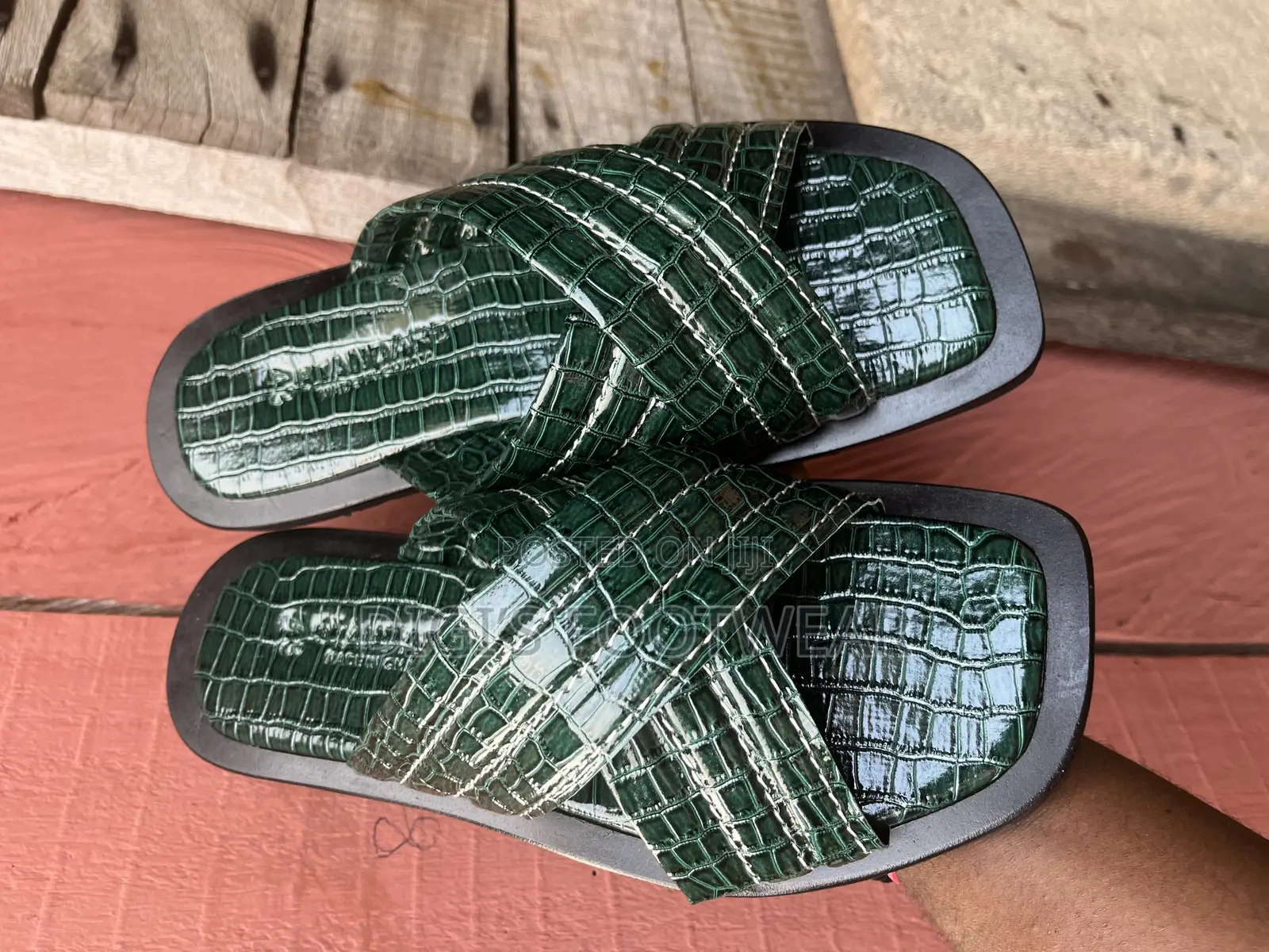 Green New Chunk Slippers