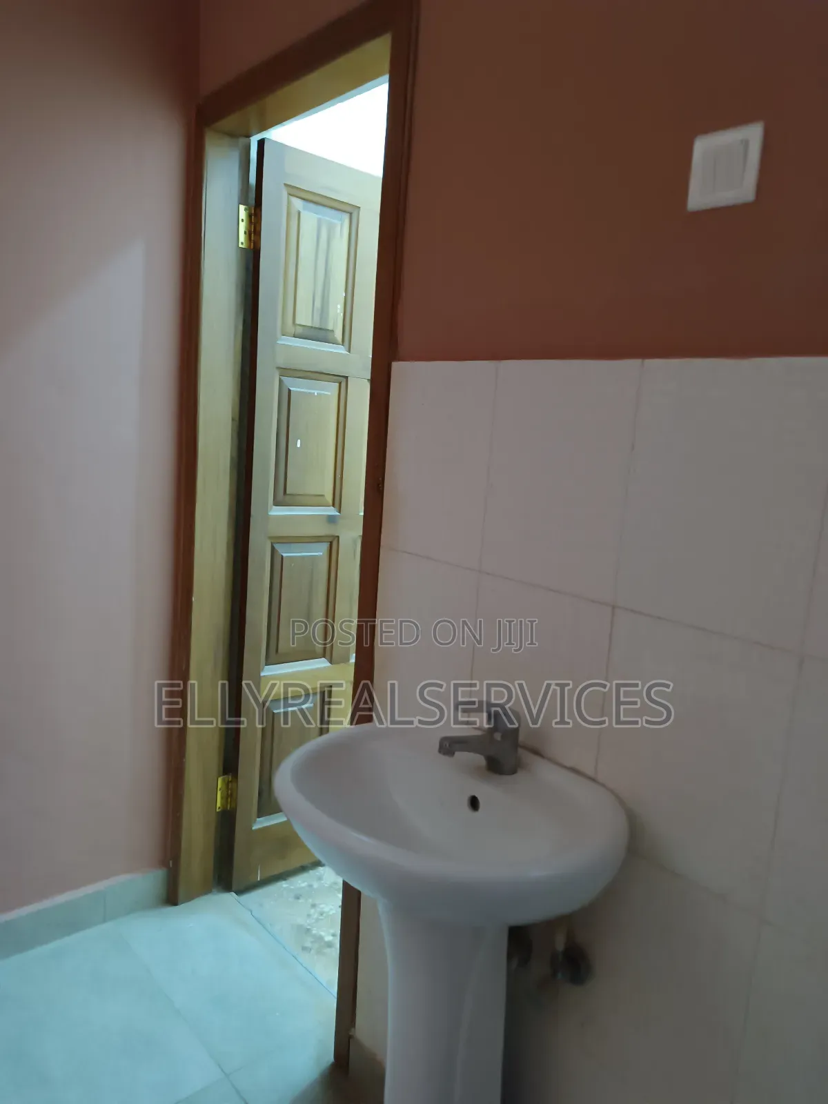 2bdrm Apartment in Ellyrealservices, Adenta for rent