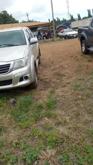 Toyota Hilux 2012 Gray