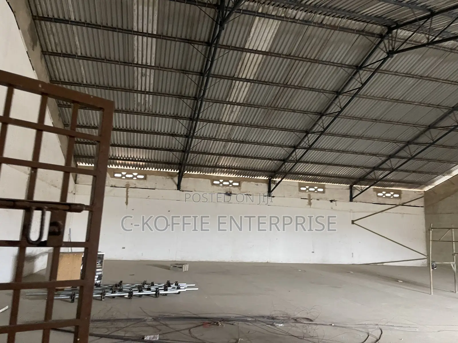250 SQM Warehouse at Avenor for Rent