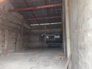 1000 SQM Warehouse at Circle for Rent