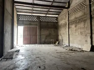 1000 SQM Warehouse at Circle for Rent