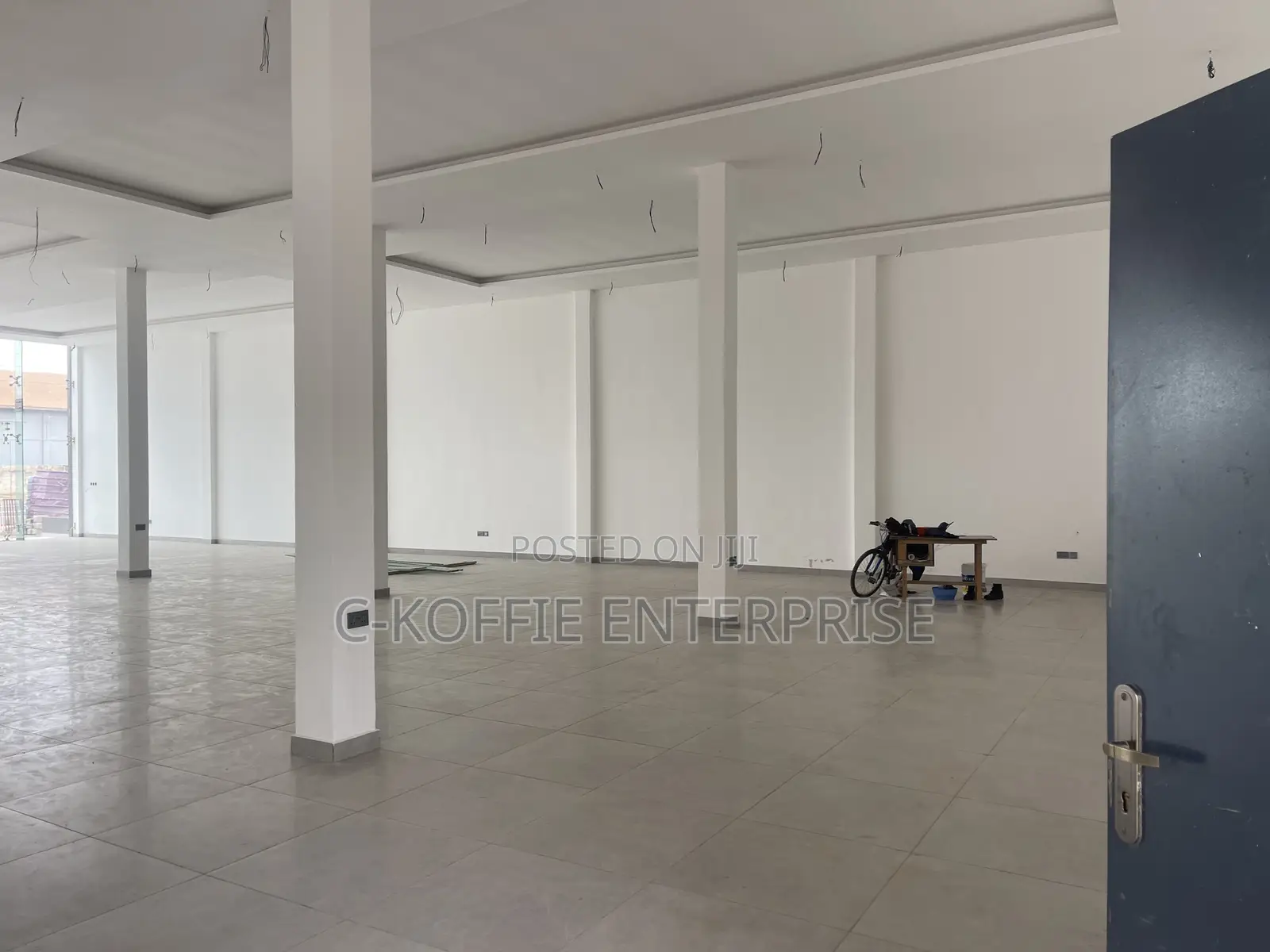 Showroom of 1,750 SQM at Spintex for Rent